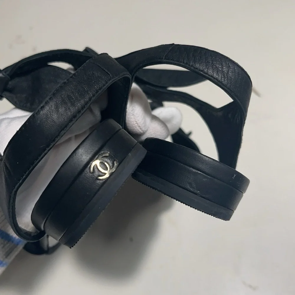 Sold Taking offers! CHANEL Black Knot-Detail Slingback Sandals